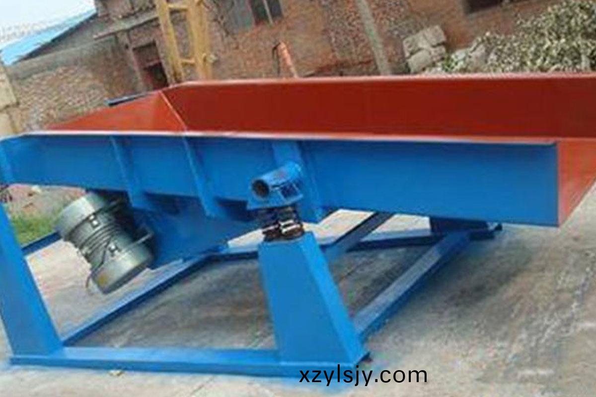 ZZG低矮(ai)式(shi)棒(bang)條(tiao)電(dian)機振(zhen)動(dong)給(gei)料(liao)機